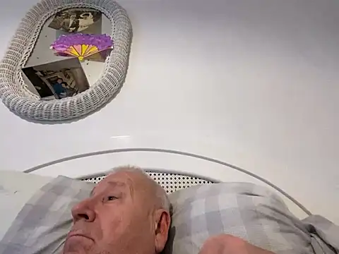 Bossinmidd12 online show from 22, 12, 2024