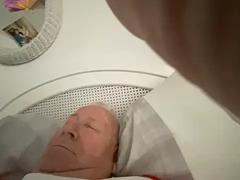 Bossinmidd12 online show from 21, 2, 2025