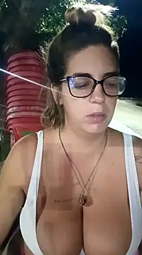 Snapshot of Escarlate4you_ chatting on 6, 3, 2025 Escarlate4you online show from 6, 3, 2025