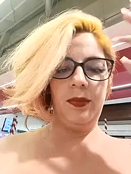 Snapshot of Escarlate4you_ chatting on 12, 11, 2025 Escarlate4you online show from 12, 11, 2025