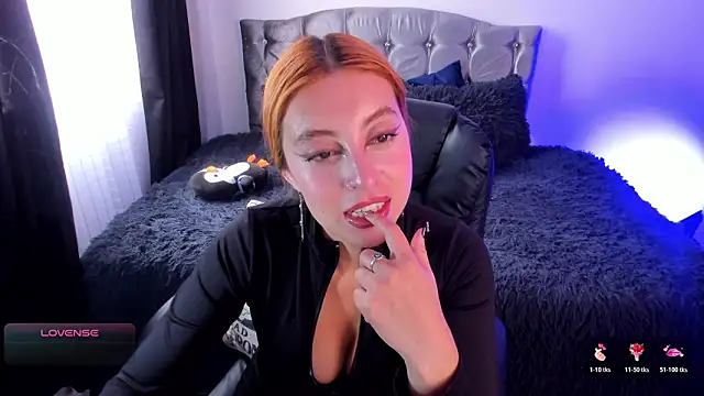 Violetaarey online show from 13, 2, 2026