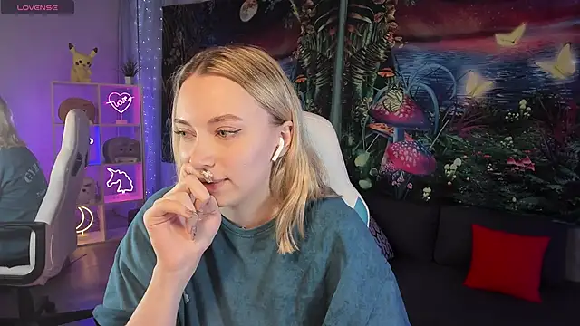 TiffanyBatson online show from 20, 12, 2024