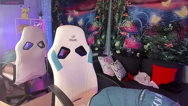 TiffanyBatson online show from 21, 12, 2024