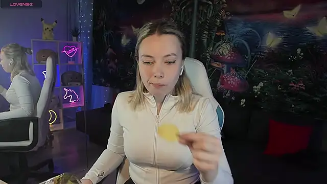 TiffanyBatson online show from 21, 12, 2024