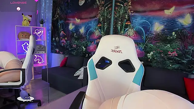 TiffanyBatson online show from 21, 1, 2025