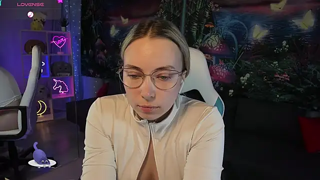 TiffanyBatson online show from 22, 1, 2025