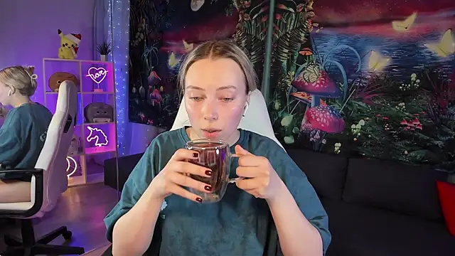 TiffanyBatson online show from 31, 1, 2025