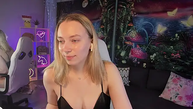 TiffanyBatson online show from 6, 2, 2025