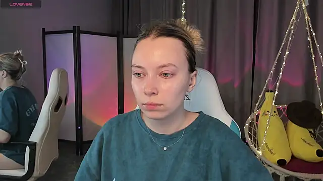 TiffanyBatson online show from 13, 2, 2025