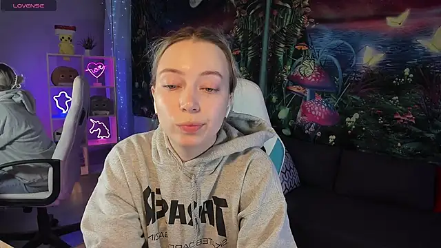 TiffanyBatson online show from 20, 2, 2025