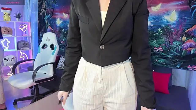 TiffanyBatson online show from 7, 3, 2025