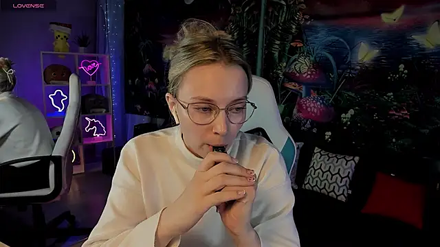 TiffanyBatson online show from 17, 3, 2025