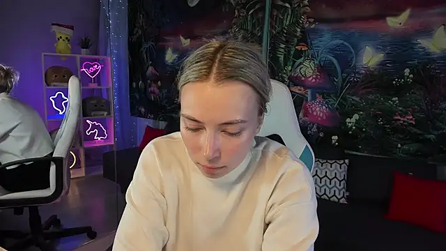 TiffanyBatson online show from 18, 3, 2025