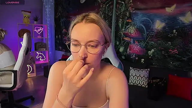 TiffanyBatson online show from 20, 3, 2025