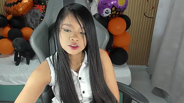 Lili 16 online show from 24, 10, 2025