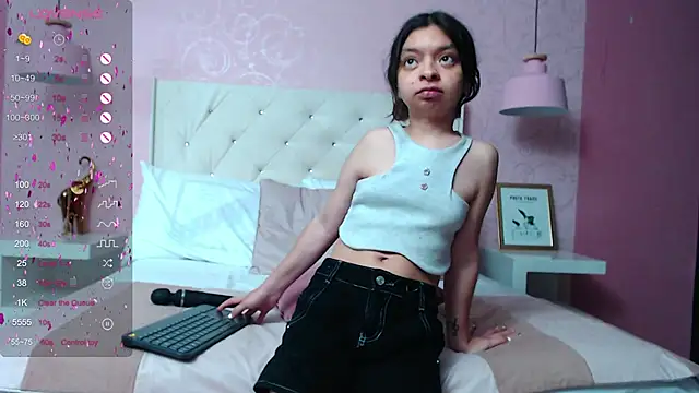Snapshot of CharlotteMuller chatting on 11, 1, 2025 CharlotteMuller online show from 11, 1, 2025