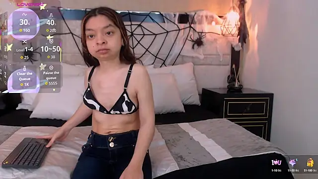 Snapshot of CharlotteMuller chatting on 10, 10, 2025 CharlotteMuller online show from 10, 10, 2025