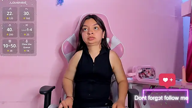 Snapshot of CharlotteMuller chatting on 28, 3, 2026 CharlotteMuller online show from 28, 3, 2026