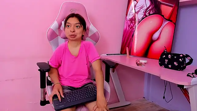 Snapshot of CharlotteMuller chatting on 14, 4, 2026 CharlotteMuller online show from 14, 4, 2026