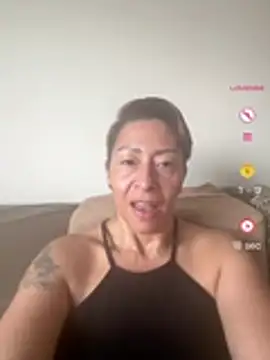 Snapshot of elmarsexydoll chatting on 4, 7, 2026 elmarsexydoll online show from 4, 7, 2026