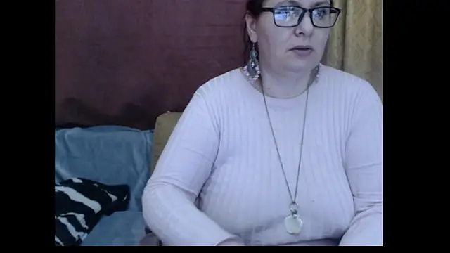 Snapshot of PlayfullMature chatting on 7, 5, 2026 PlayfullMature online show from 7, 5, 2026