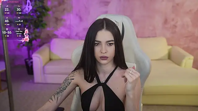 Snapshot of Tina_Breeze chatting on 2, 2, 2025 Tina Breeze online show from 2, 2, 2025