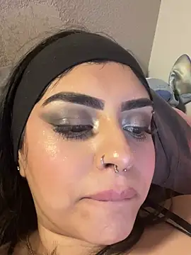 Snapshot of ThickerThanYoBitch chatting on 12, 12, 2024 ThickerThanYoBitch online show from 12, 12, 2024