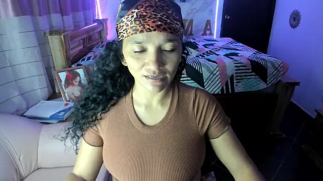 Snapshot of rayza_mature_154 chatting on 23, 2, 2025 rayza mature 154 online show from 23, 2, 2025