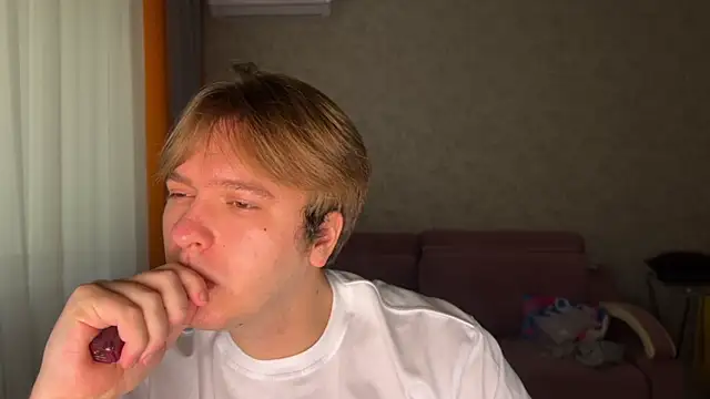 kiopiggy online show from 14, 12, 2025