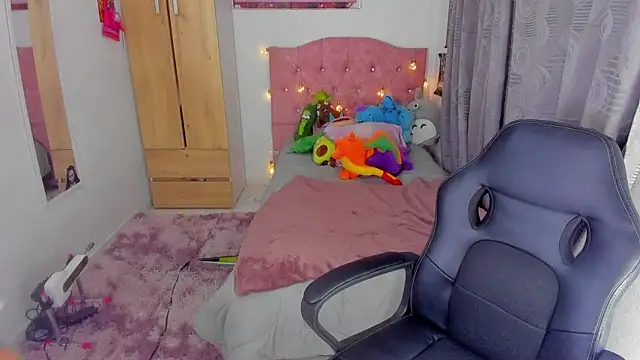 saralolo420 online show from 24, 12, 2024