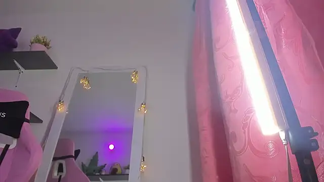 saralolo420 online show from 4, 2, 2025