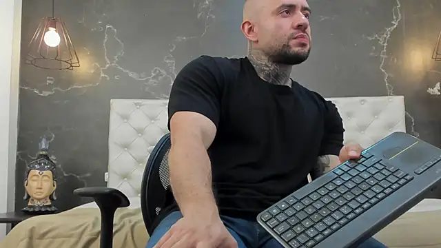 BruceDallas online show from 1, 2, 2025