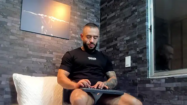 BruceDallas online show from 12, 10, 2025