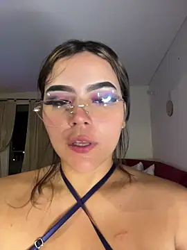 Chloemercury online show from 2, 12, 2025