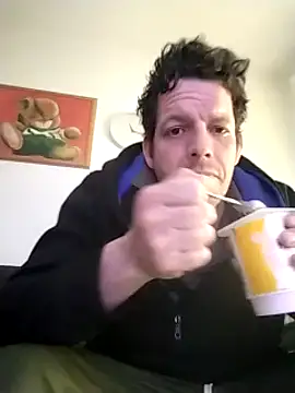 Snapshot of Knuffelstaaf123 chatting on 14, 3, 2025 Knuffelstaaf123 online show from 14, 3, 2025