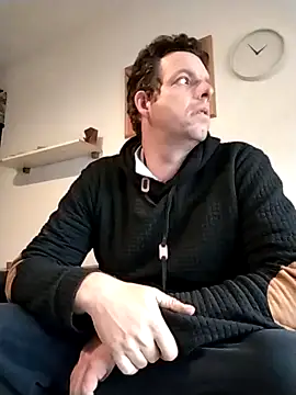 Snapshot of Knuffelstaaf123 chatting on 8, 11, 2025 Knuffelstaaf123 online show from 8, 11, 2025