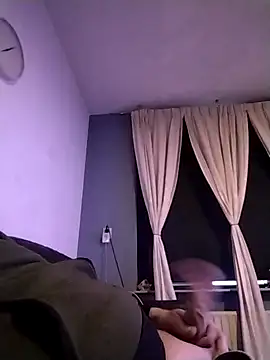 Snapshot of Knuffelstaaf123 chatting on 15, 11, 2025 Knuffelstaaf123 online show from 15, 11, 2025