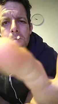 Snapshot of Knuffelstaaf123 chatting on 14, 12, 2025 Knuffelstaaf123 online show from 14, 12, 2025