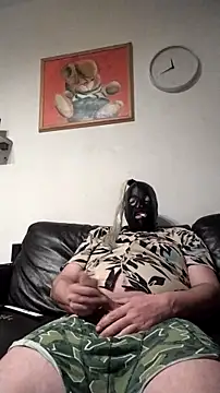 Snapshot of Knuffelstaaf123 chatting on 14, 12, 2025 Knuffelstaaf123 online show from 14, 12, 2025