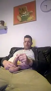 Snapshot of Knuffelstaaf123 chatting on 14, 1, 2026 Knuffelstaaf123 online show from 14, 1, 2026