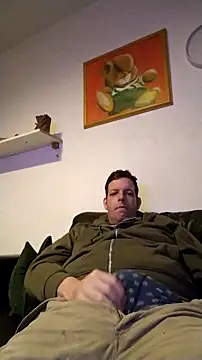 Snapshot of Knuffelstaaf123 chatting on 1, 2, 2026 Knuffelstaaf123 online show from 1, 2, 2026