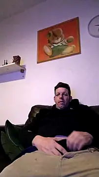 Snapshot of Knuffelstaaf123 chatting on 2, 2, 2026 Knuffelstaaf123 online show from 2, 2, 2026