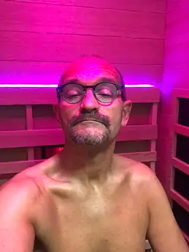 Snapshot of henfri chatting on 15, 11, 2025 henfri online show from 15, 11, 2025