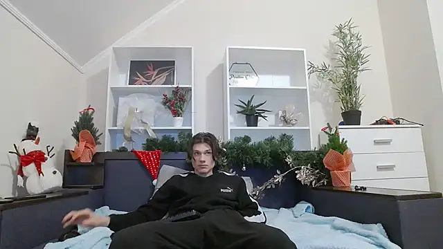 Snapshot of CalvinCay chatting on 30, 12, 2024 CalvinCay online show from 30, 12, 2024