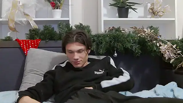 Snapshot of CalvinCay chatting on 30, 12, 2024 CalvinCay online show from 30, 12, 2024