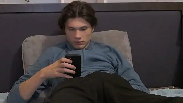 Snapshot of CalvinCay chatting on 12, 1, 2025 CalvinCay online show from 12, 1, 2025