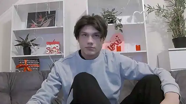 Snapshot of CalvinCay chatting on 5, 2, 2025 CalvinCay online show from 5, 2, 2025