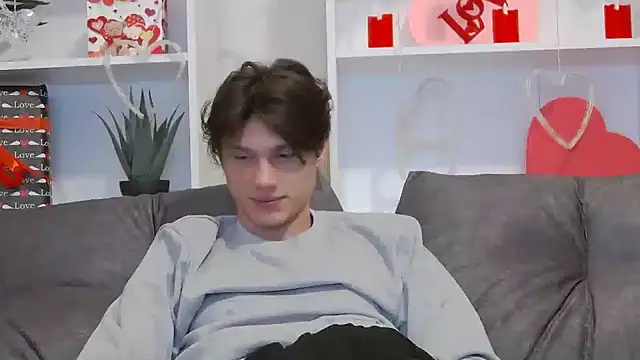 Snapshot of CalvinCay chatting on 5, 2, 2025 CalvinCay online show from 5, 2, 2025