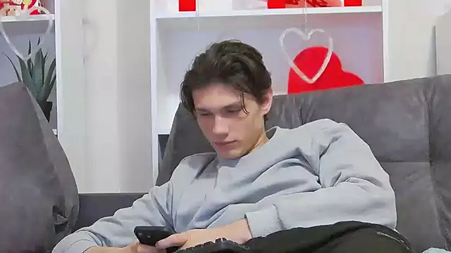 Snapshot of CalvinCay chatting on 14, 2, 2025 CalvinCay online show from 14, 2, 2025