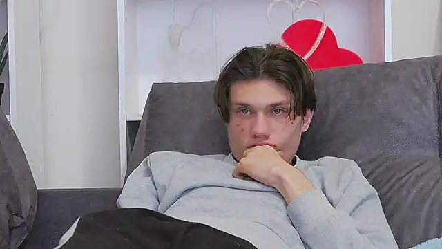 Snapshot of CalvinCay chatting on 14, 2, 2025 CalvinCay online show from 14, 2, 2025